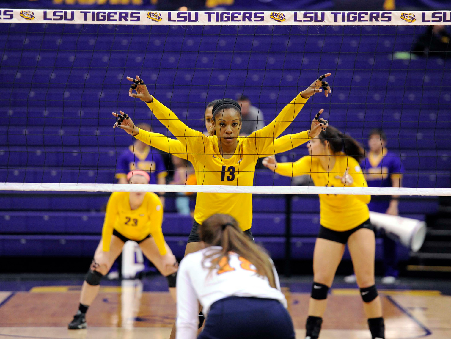 023_PhotoFolio_Vball_JF_05_DSC0254_Volleyball_vs_Tennessee_JF_09