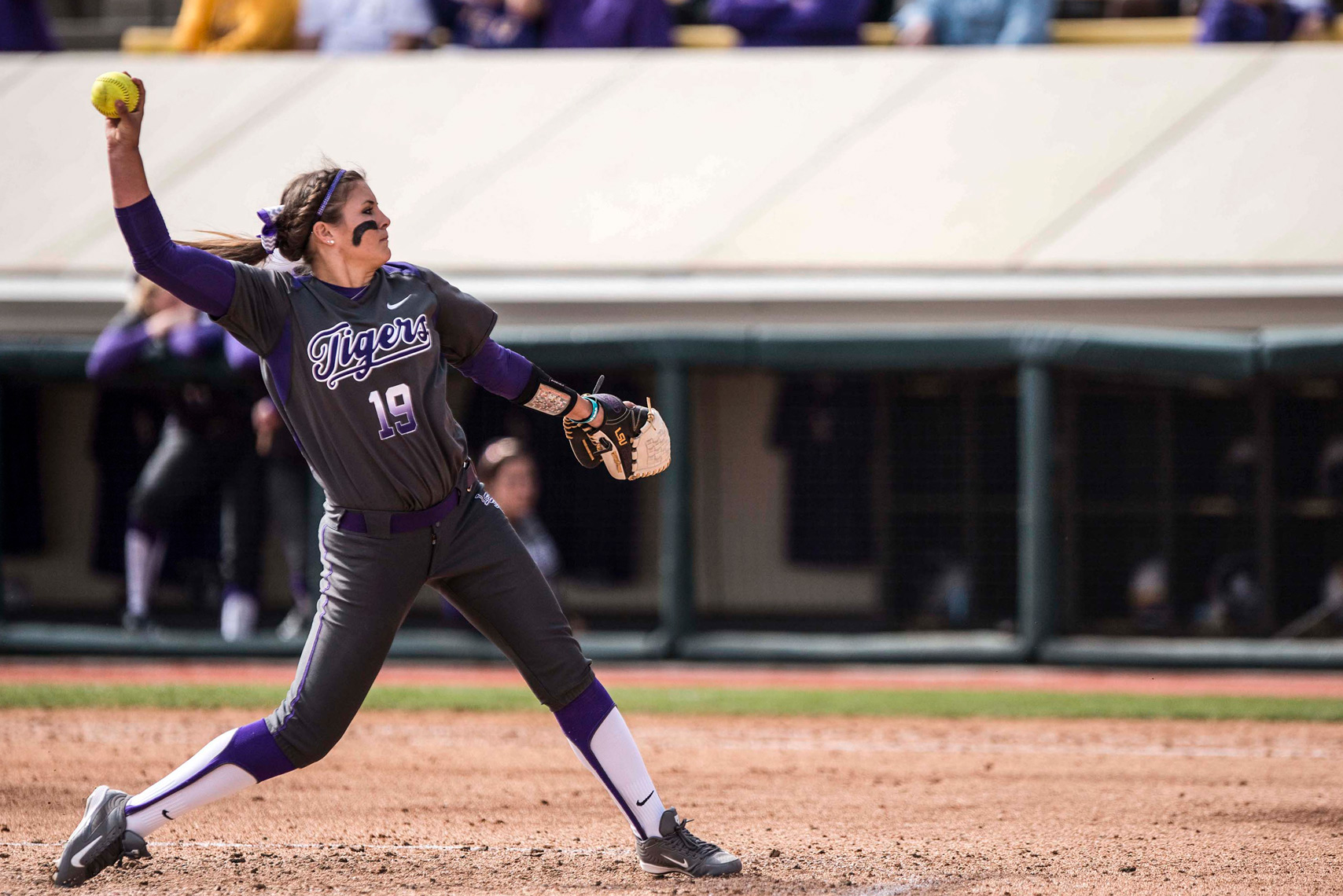 100_PhotoFolio_LSUsoftball_JF